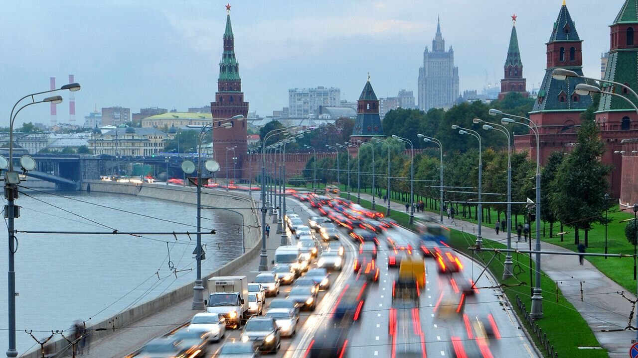 Что думают москвичи о ценах на парковку и сколько тратят на оплату: исследование Авто.ру