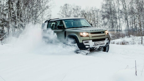 Новый друг — лучше? Все плюсы и минусы Land Rover Defender: подробный тест