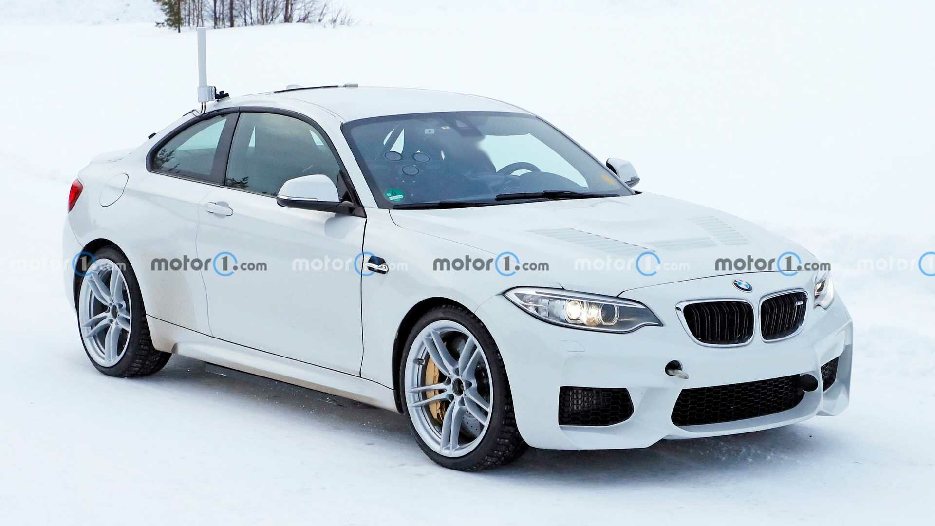 BMW может выпустить небольшое 1300-сильное электрокупе