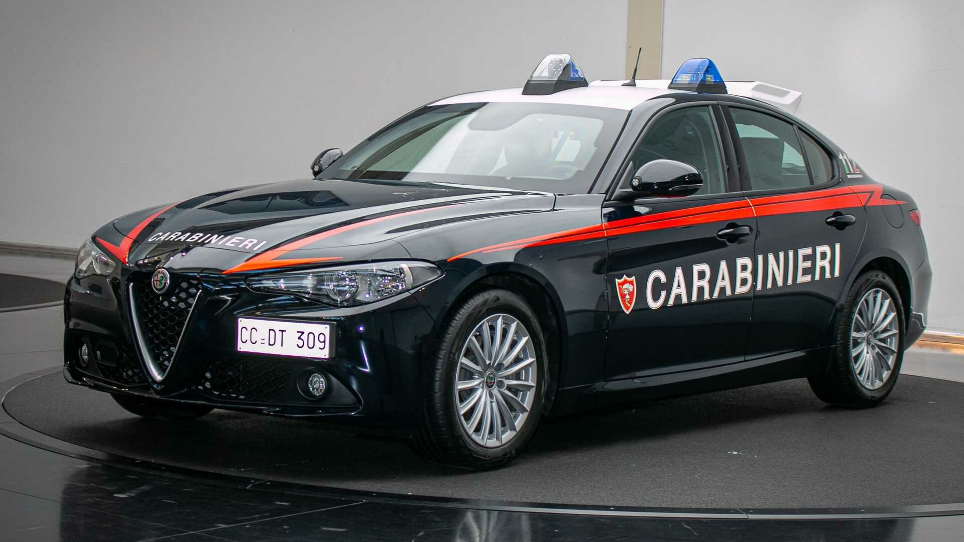 Бронезащита B4 и 200 сил: как выглядит новая машина итальянской полиции