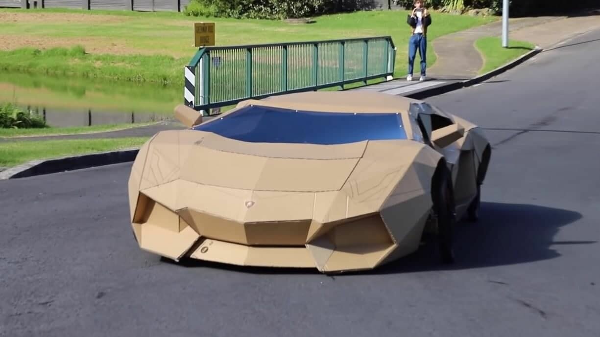 Блогер построил Lamborghini из картона и продал по цене новой Lada Vesta