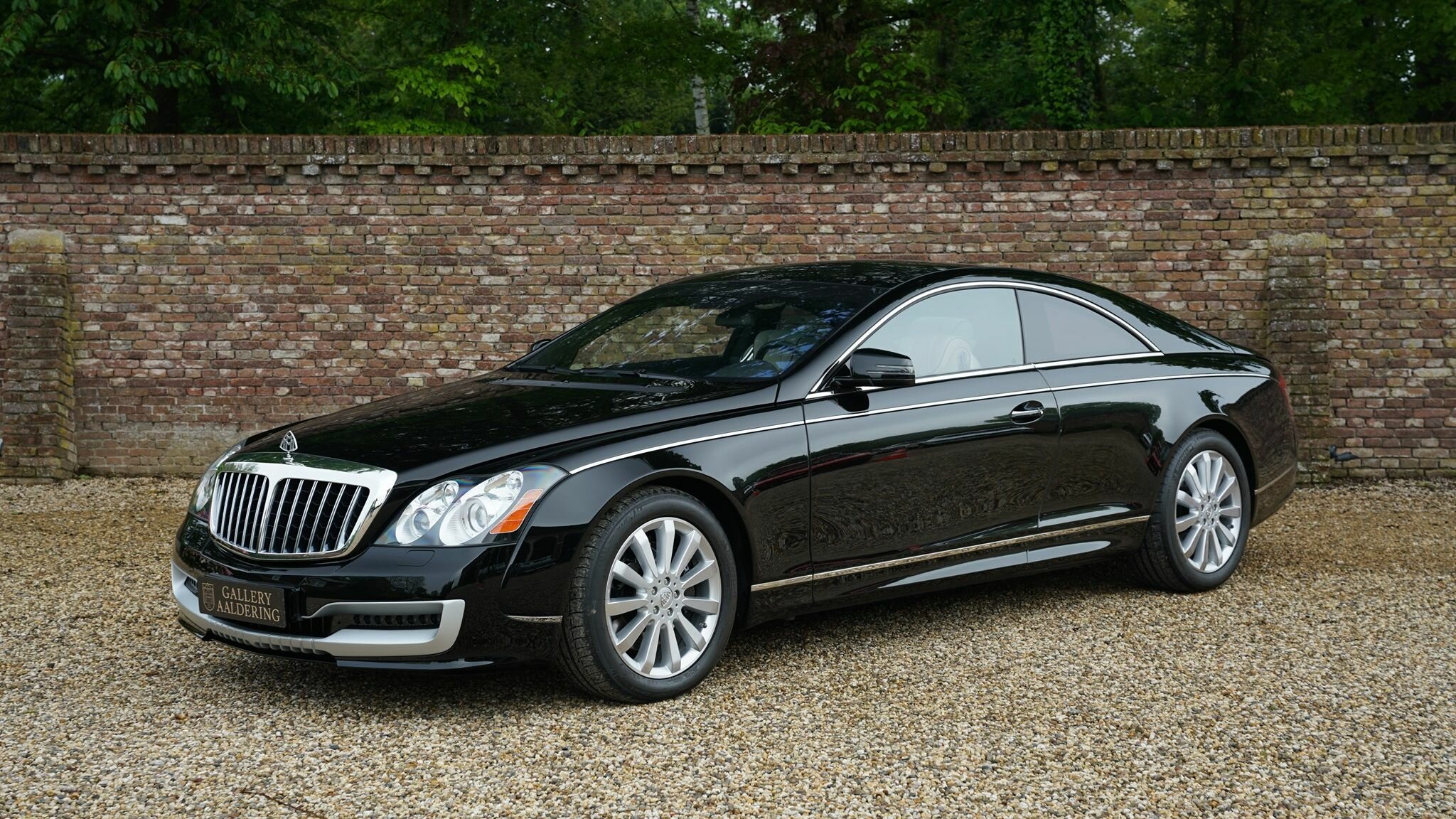 На продажу выставлен очень редкий двухдверный Maybach. Он принадлежал Самюэлю Это'о
