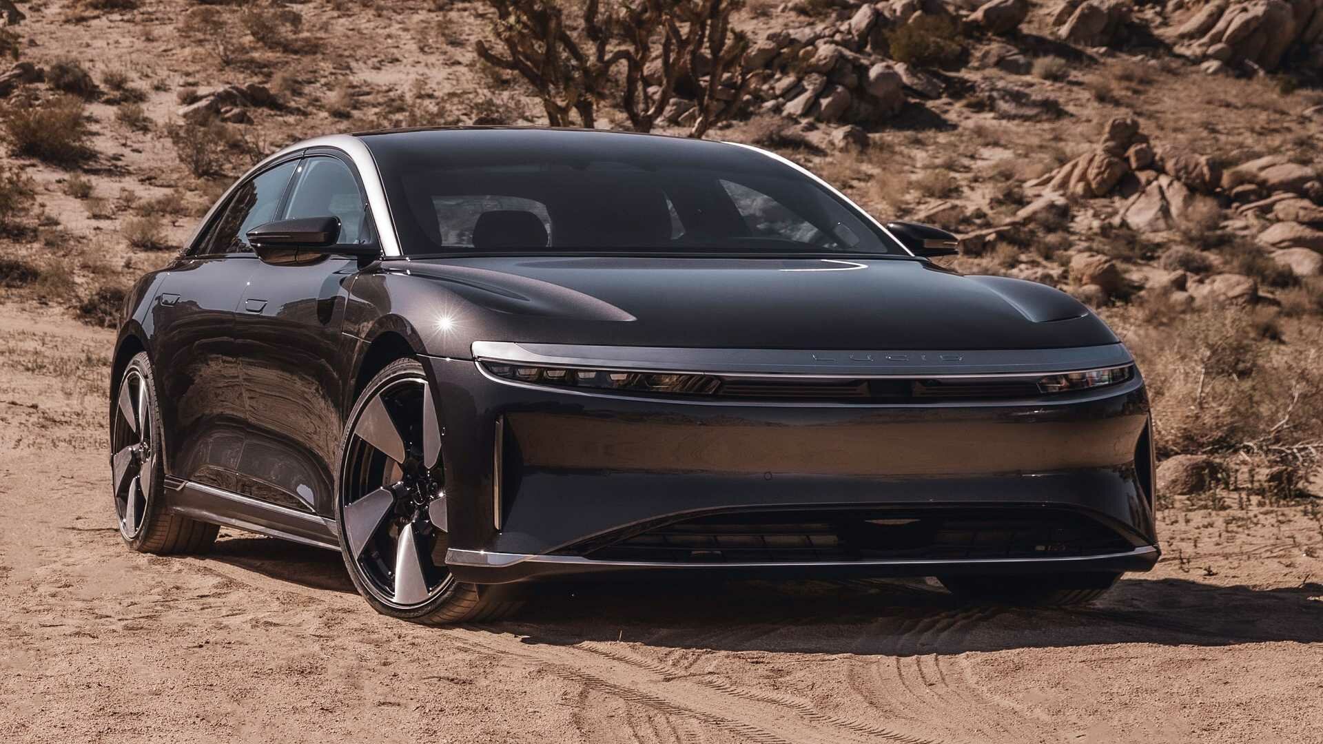 Компания Lucid готовит «доступные» версии дальнобойного электроседана Air