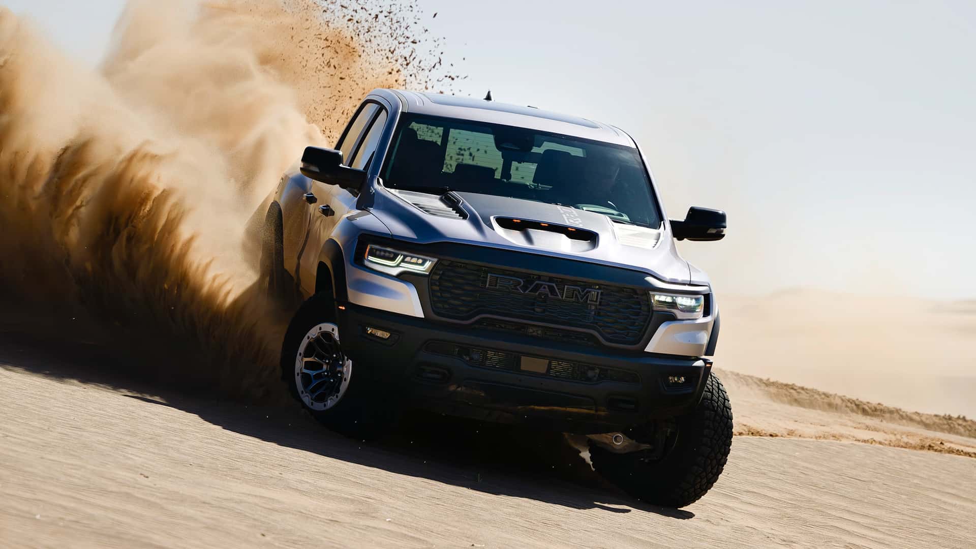 Представлен флагманский пикап Ram 1500 RHO — он слабее, но гораздо дешевле прежнего TRX