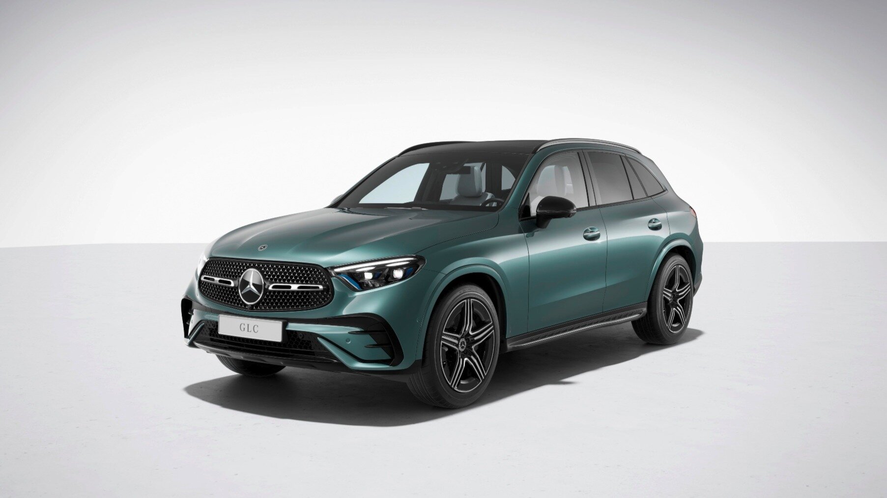 Обновлённые Mercedes-Benz С-класса и GLC получили новые цвета и медиасистему