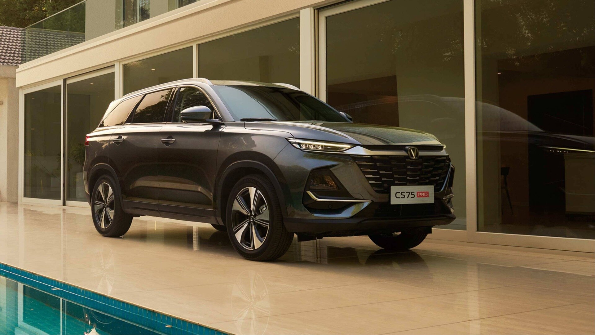Changan готовит для России недорогую версию кроссовера CS75