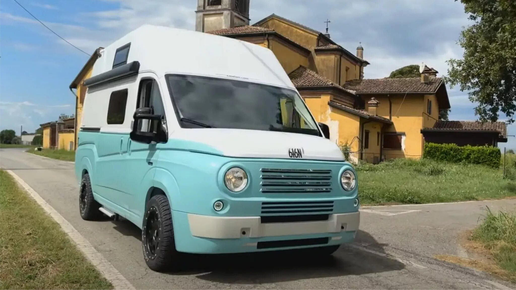Для современного Fiat Ducato разработали ретрокит в стиле 1960-х