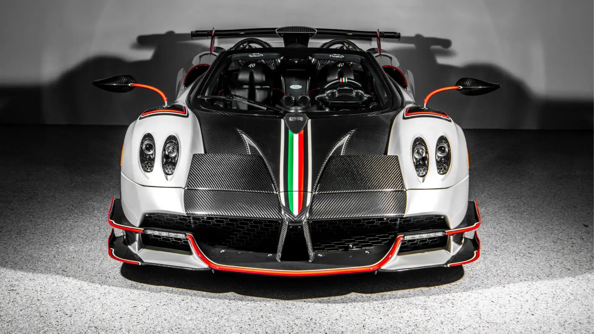 Последний из родстеров Pagani Huayra BC выставили на продажу