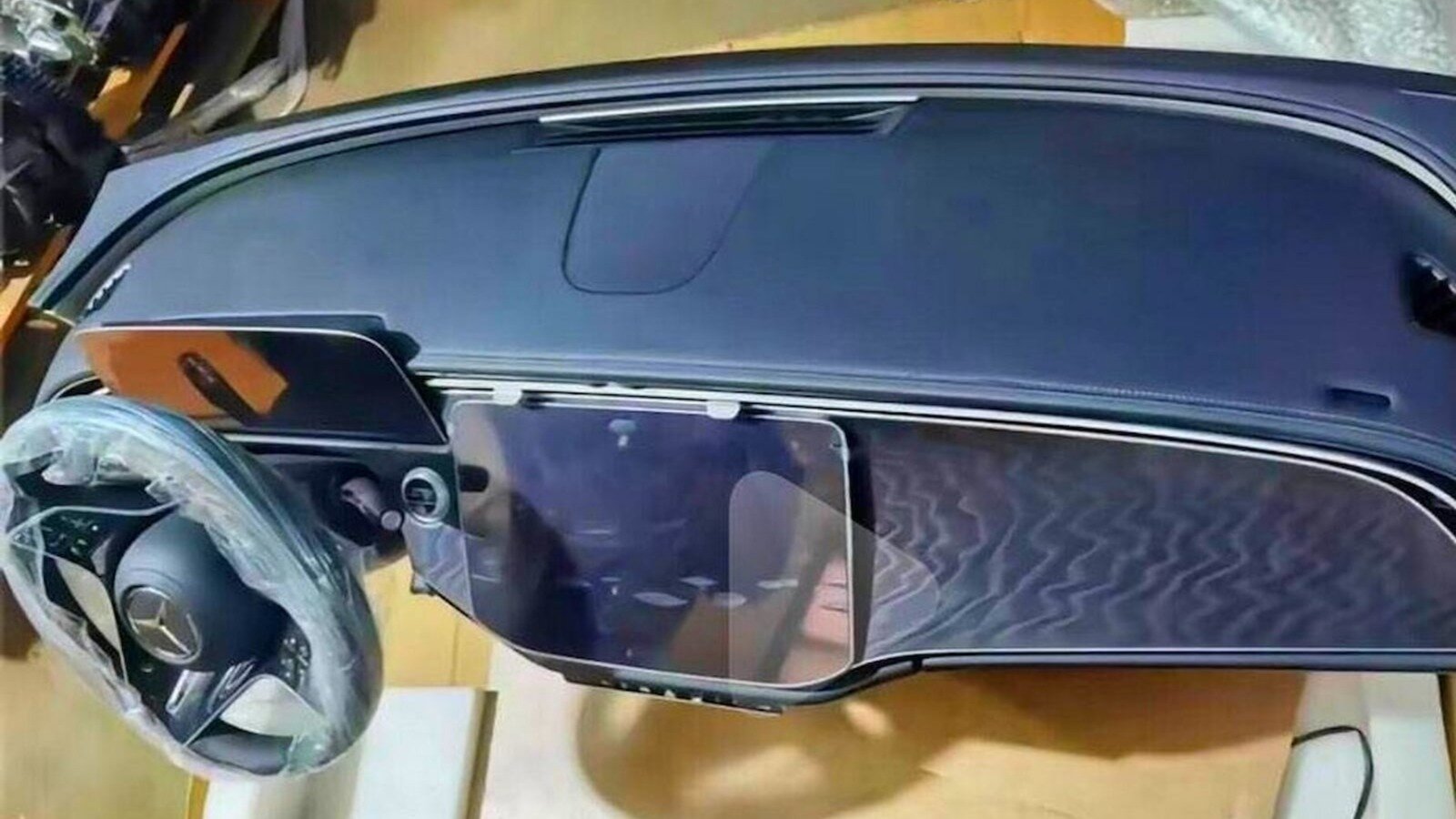 Рассекречен интерьер нового Mercedes-Benz E-класса