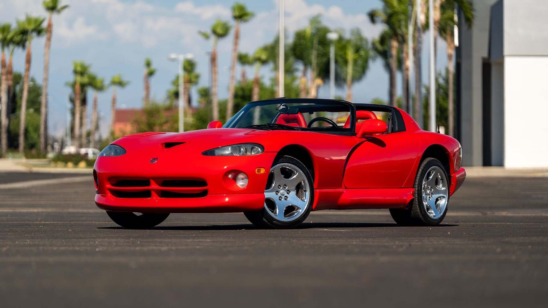 Dodge Viper из сериала с Памелой Андерсон оценили неожиданно низко