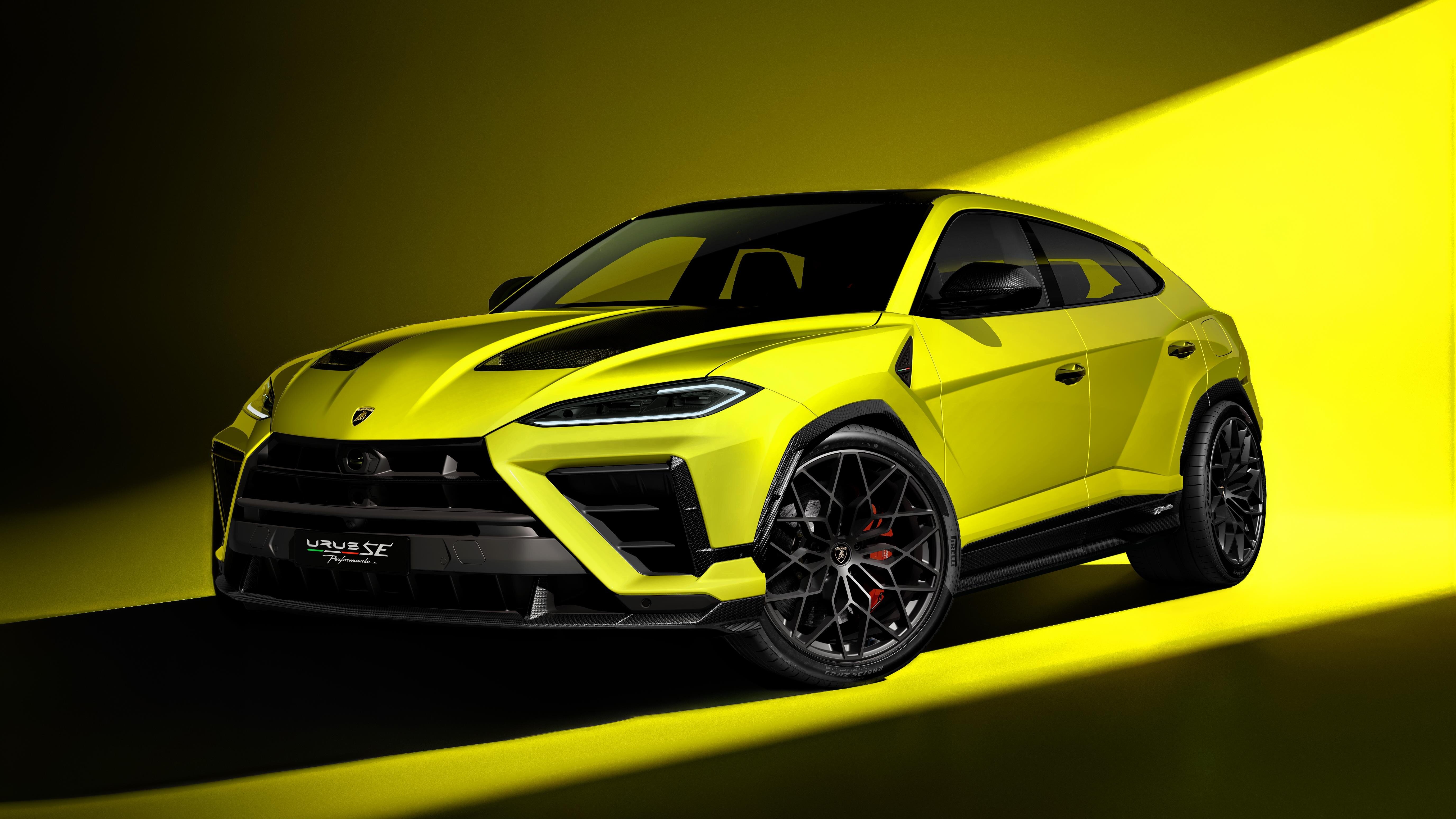 Lamborghini представила свой самый мощный кроссовер