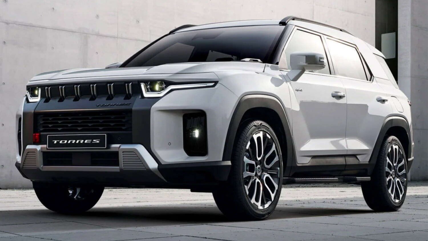 Рассекречен брутальный кроссовер SsangYong Torres: 1,5-литровый турбомотор и три экрана