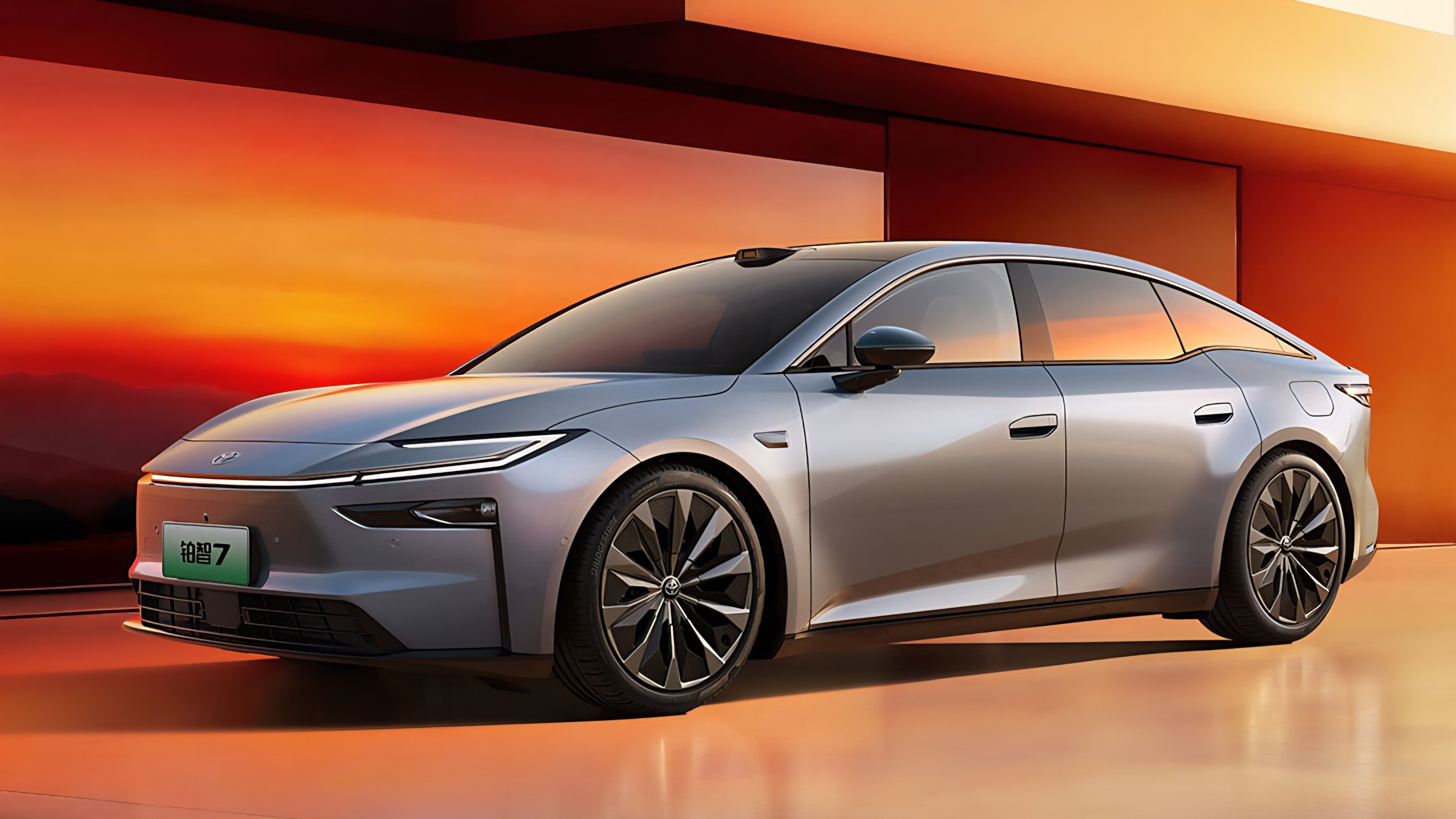 Самая большая Toyota на батарейках появится в продаже в Китае в марте