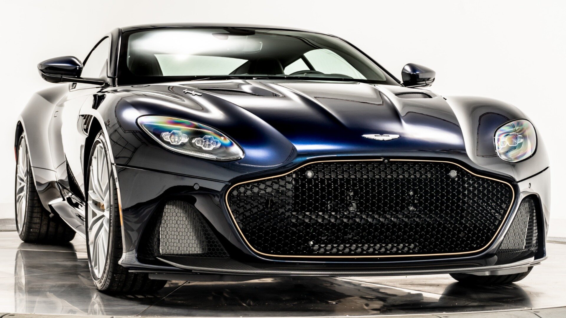 Самый быстрый Aston Martin 2018 года выставили на продажу. Теперь он стоит дороже нового