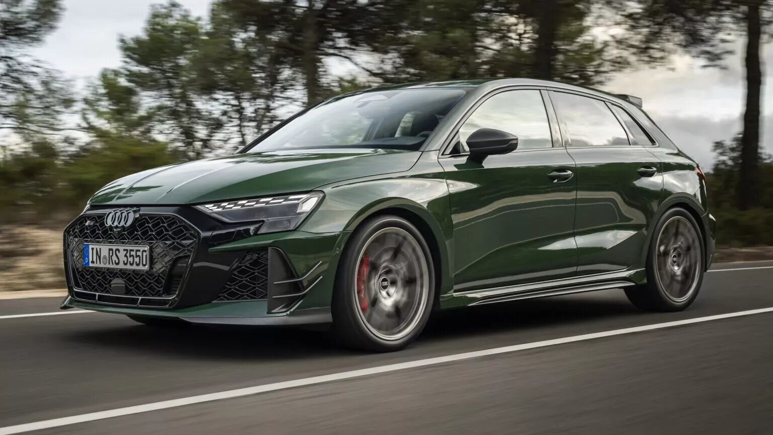 Audi выпустила лимитированные RS 3 к 50-летию рядной «пятёрки»