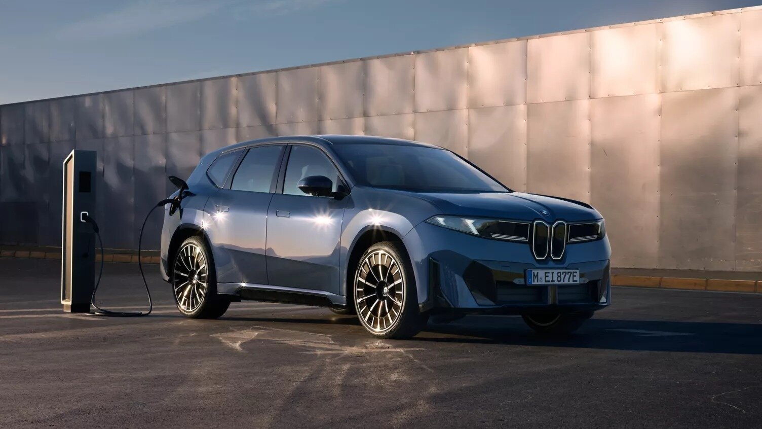 За систему кругового обзора в BMW iX3 придётся платить раз в месяц