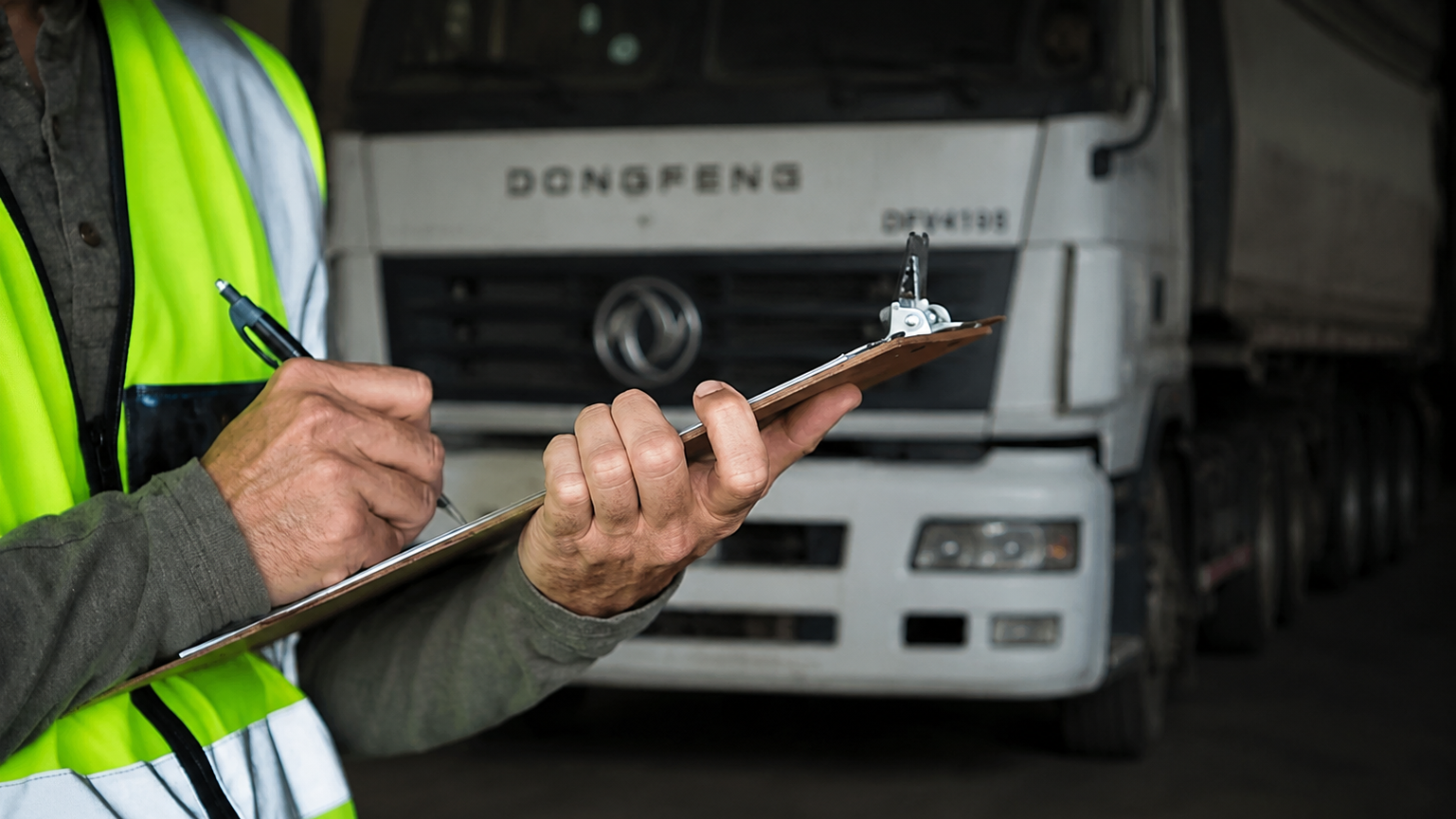 В России запретили продавать несколько моделей китайских грузовиков Dongfeng и Zoomlion
