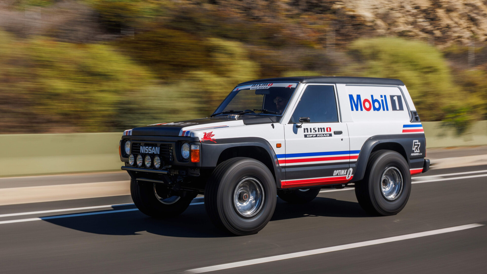 35-летний Nissan Patrol прокачали для шоу SEMA: теперь в нём 1000 сил