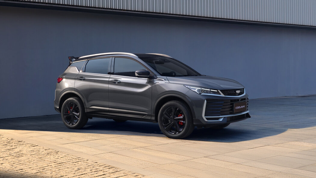 Российскому Geely Coolray втрое расширили цветовую палитру