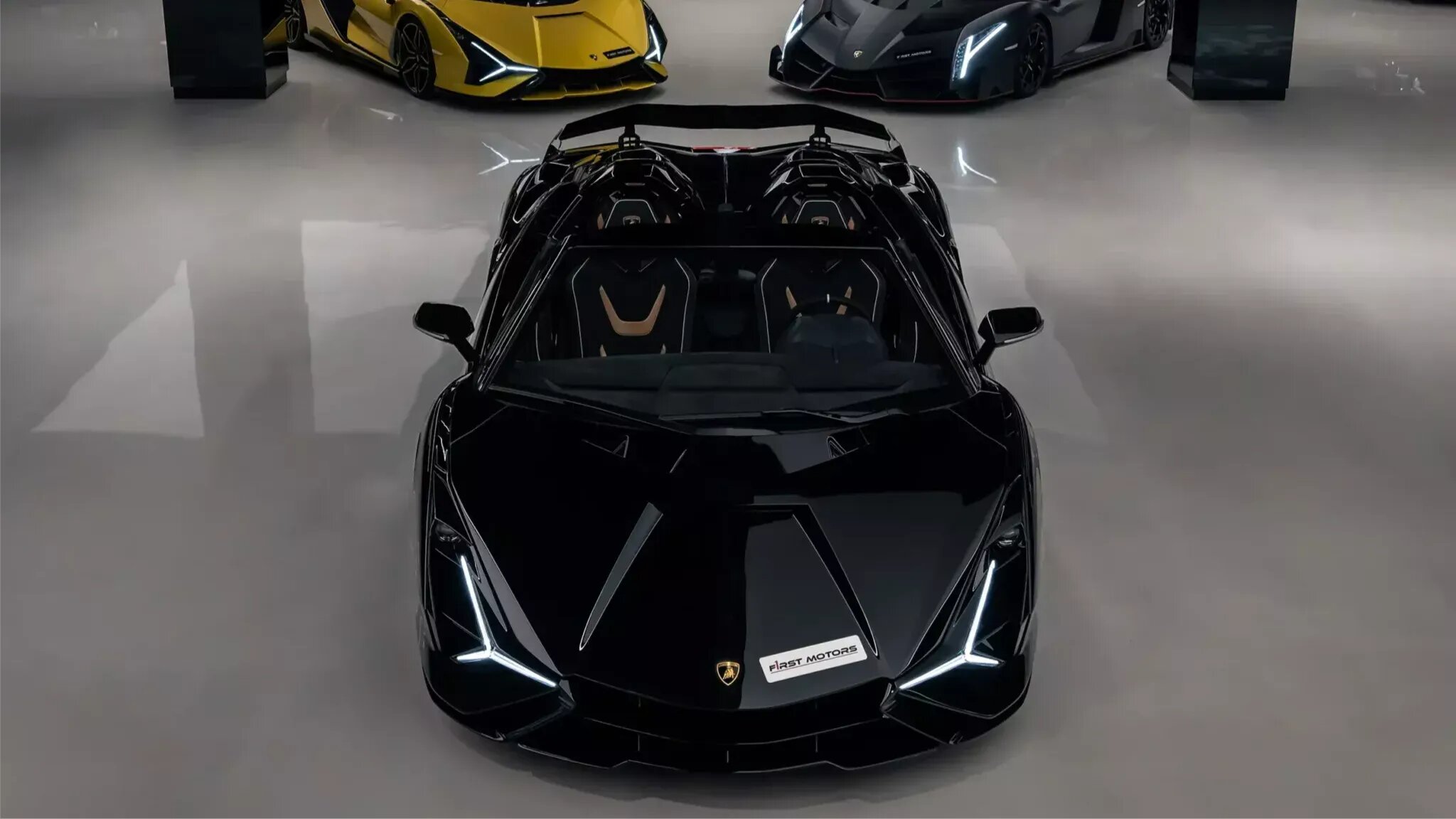 Один из 19 существующих родстеров Lamborghini Sian выставили на продажу