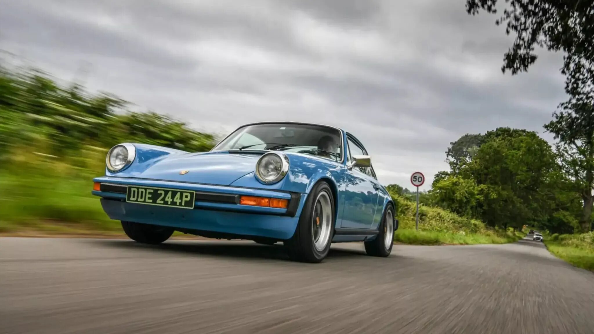 Очень редкий Porsche 912E из 1970-х продадут вдвое дешевле нового 911