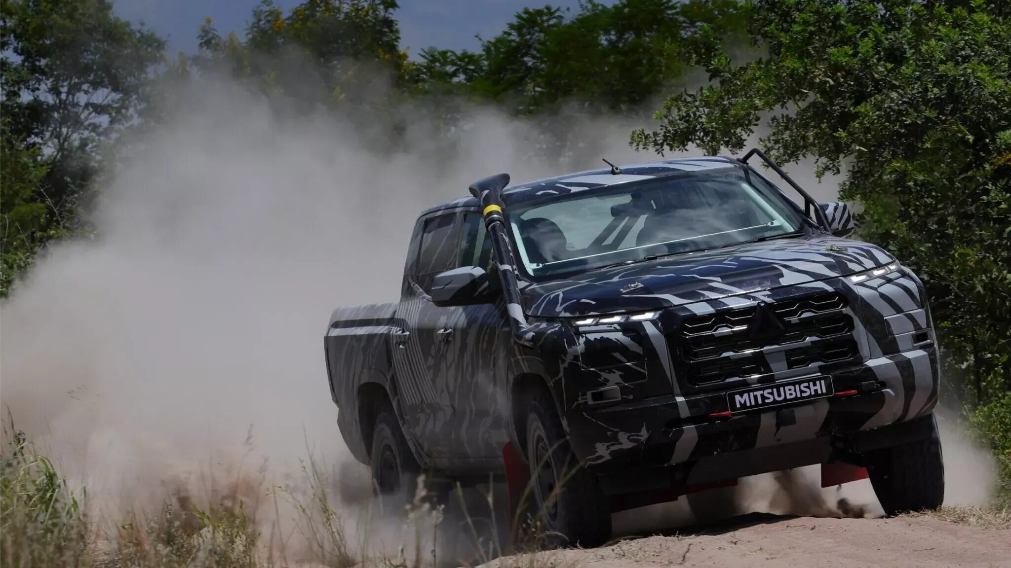 Ещё не рассекреченный Mitsubishi L200 нового поколения подготовили для ралли-рейдов