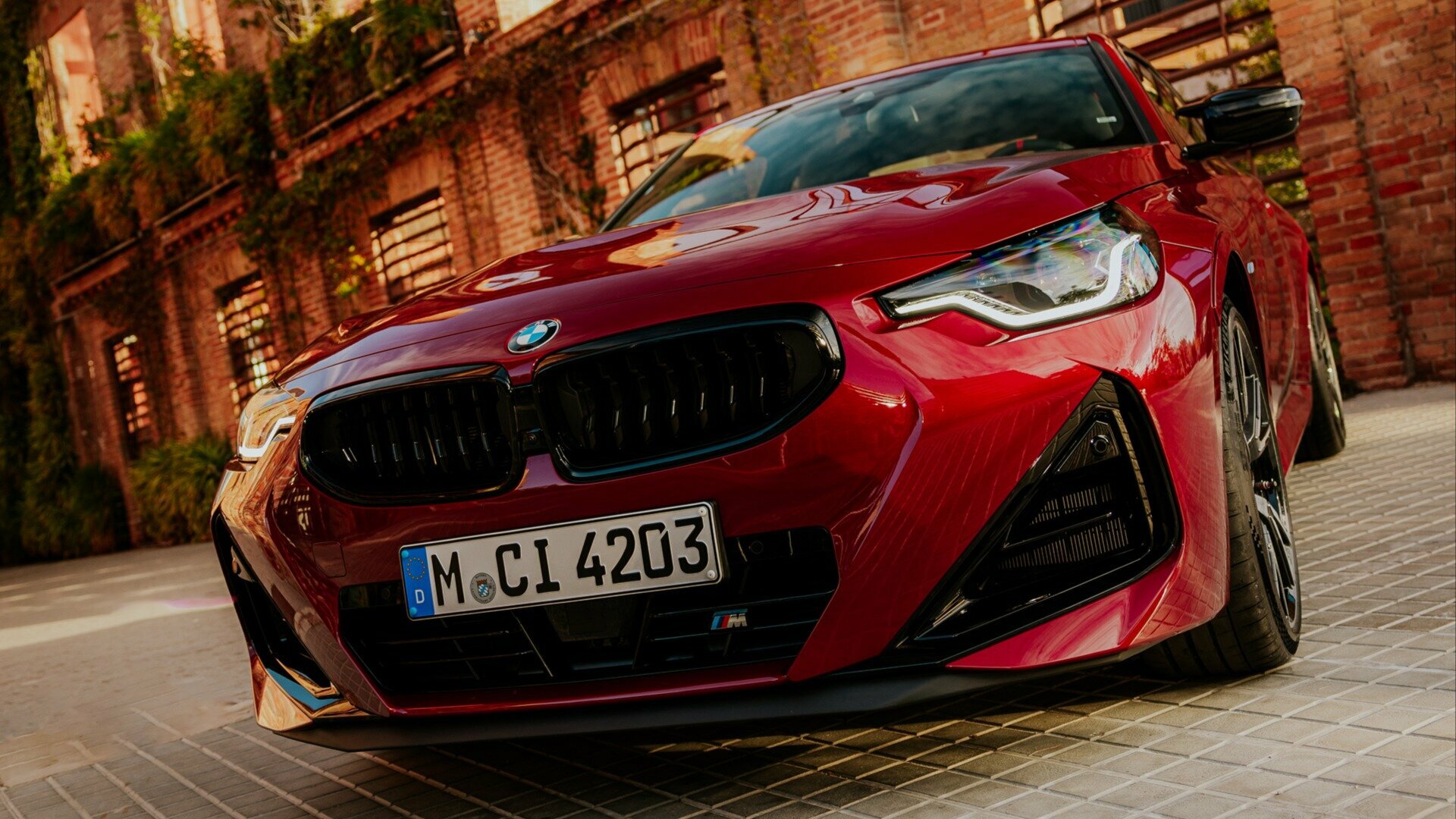 Обновилось купе BMW 2 серии: новая медиасистема и форсированный мотор для M2