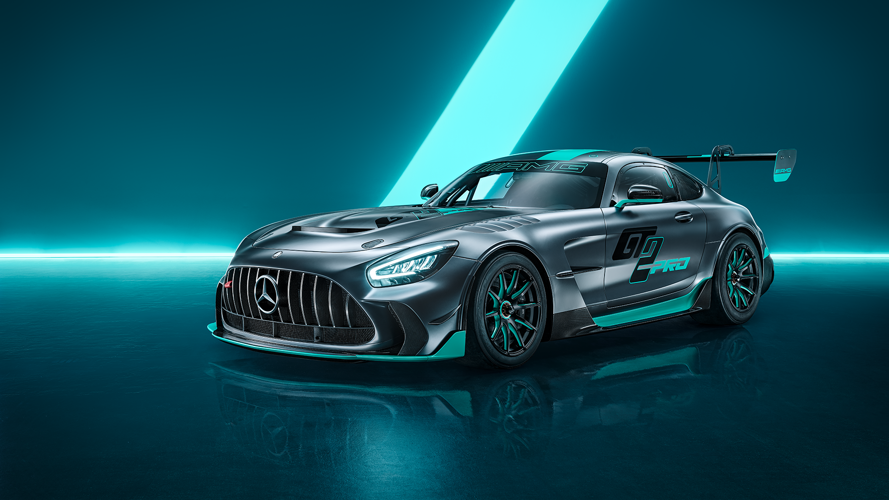 Трековый Mercedes-AMG GT2 стал мощнее и дороже в версии Pro
