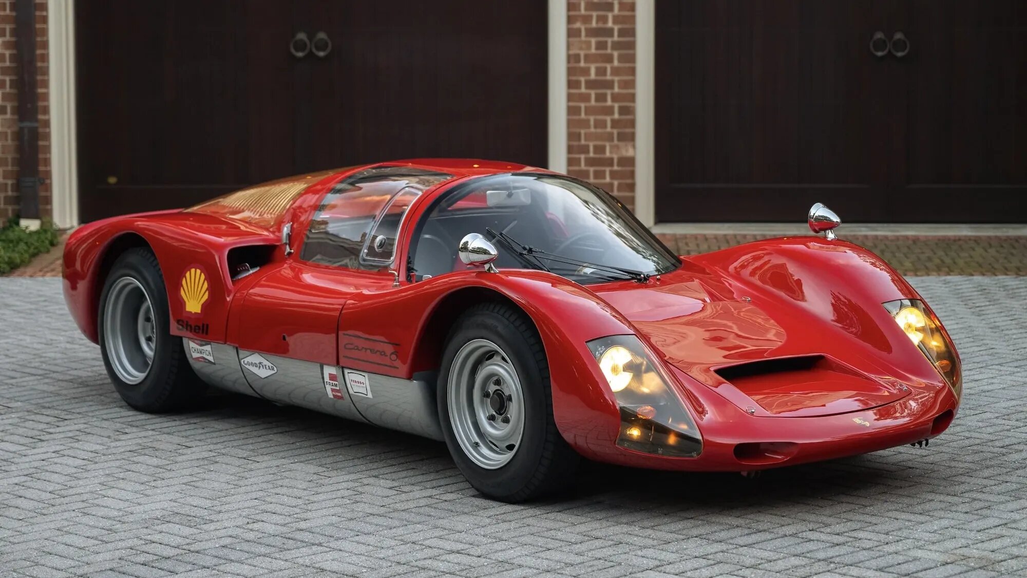 Легендарный гоночный Porsche 1966 года продадут на аукционе