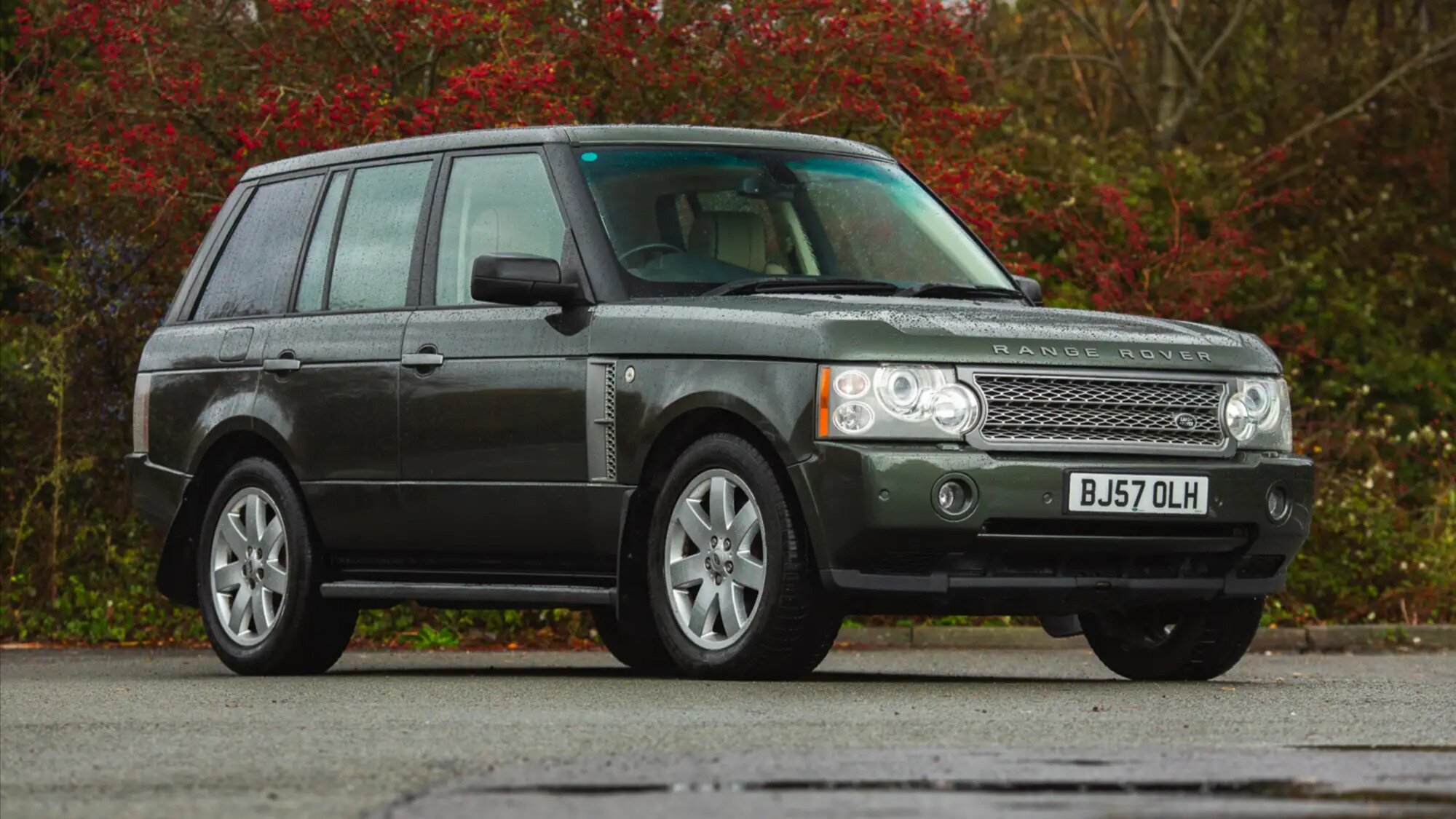 Единственный дизельный Range Rover из гаража королевы Елизаветы II выставят на торги