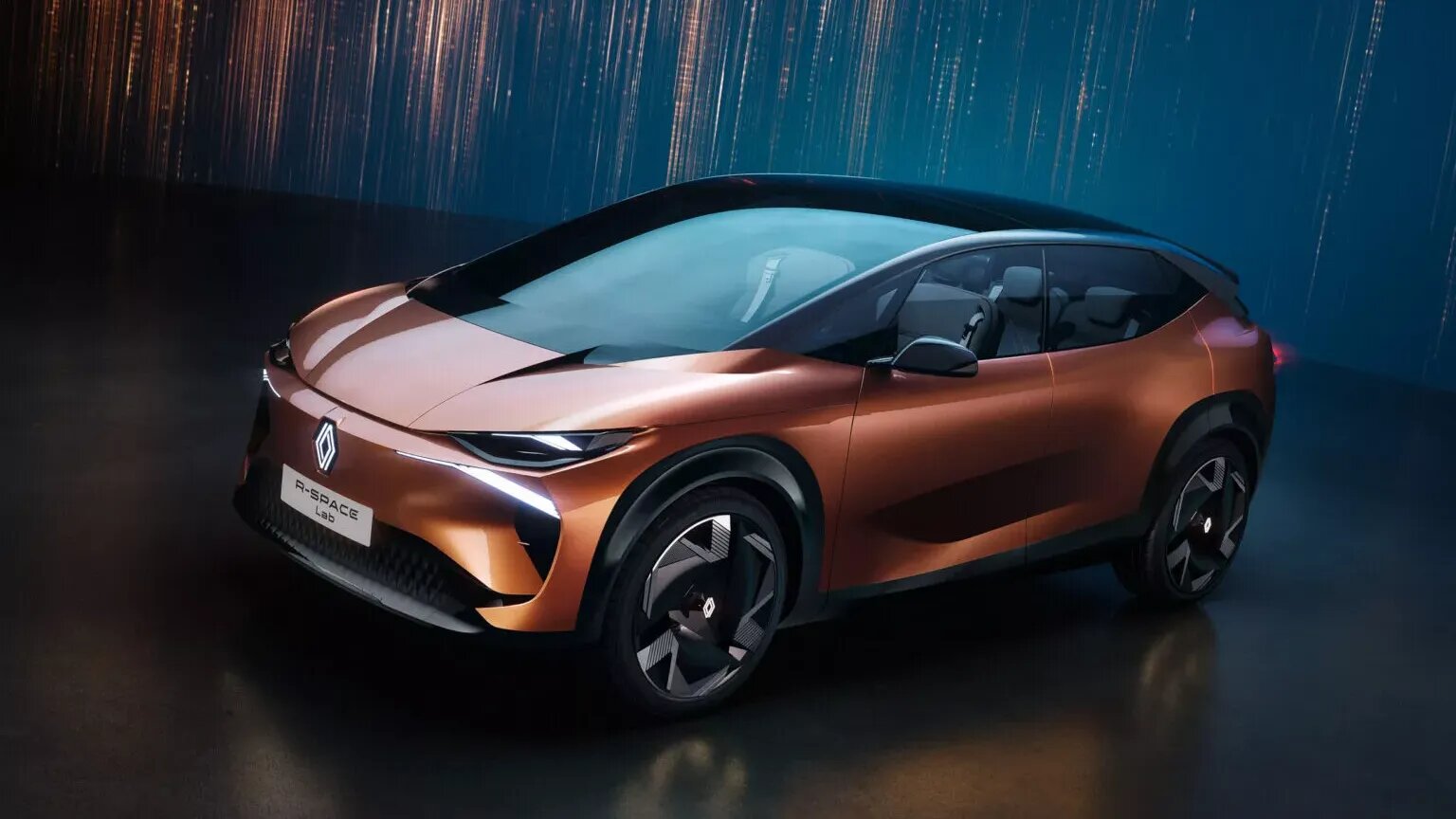 Новую модульную платформу Renault представили на примере концептуального минивэна