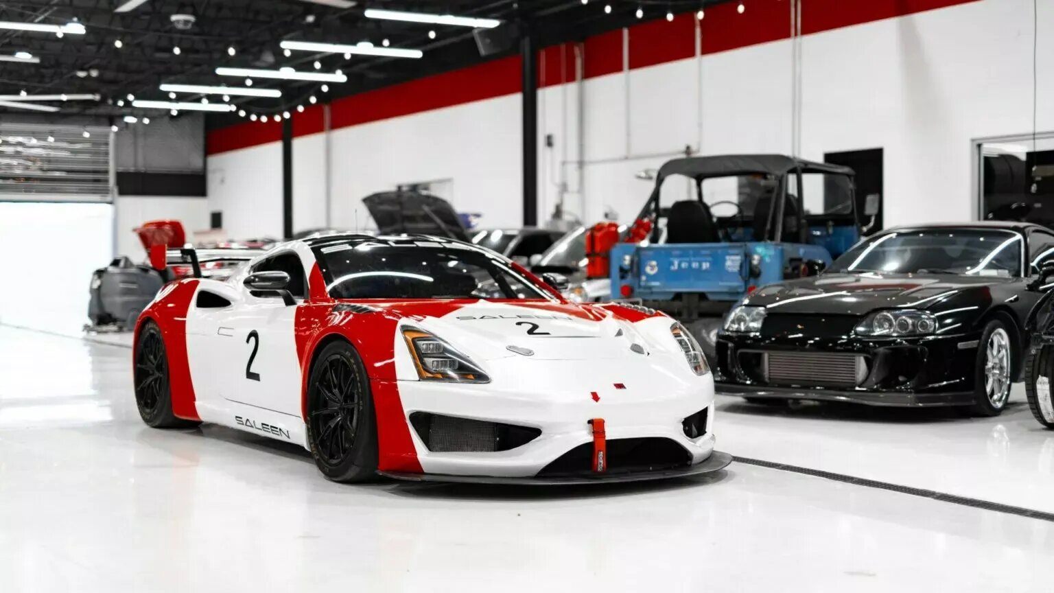 С молотка уйдёт один из 20 созданных трековых спорткаров Saleen S1 Cup