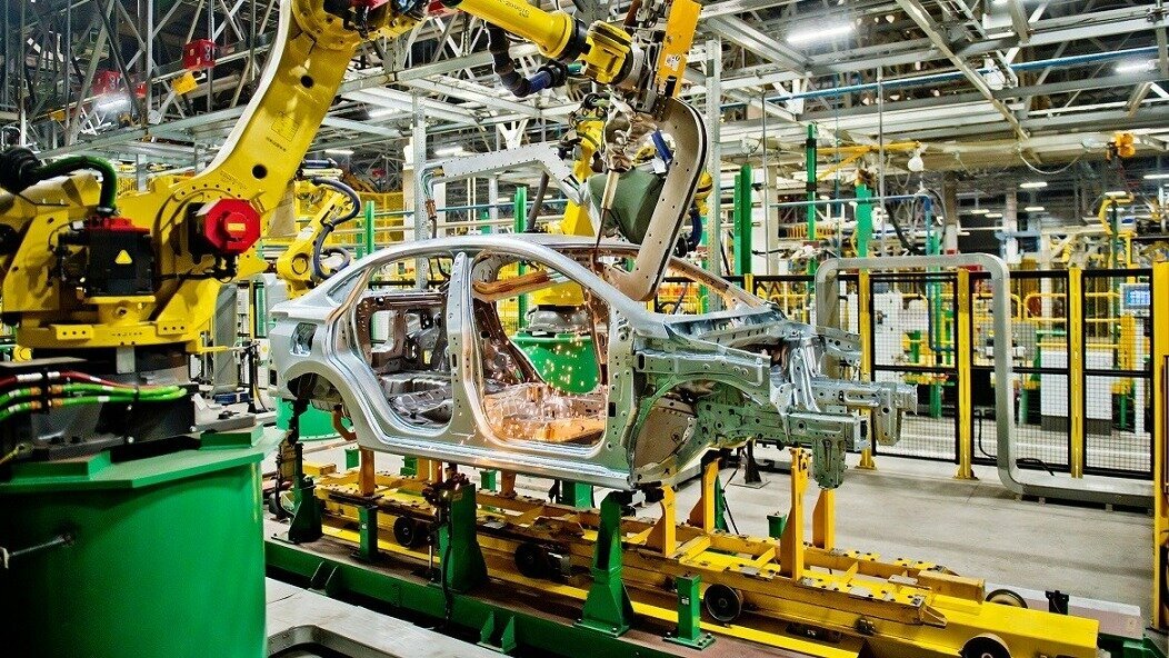 АвтоВАЗ возобновит сборку автомобилей в пятидневном режиме