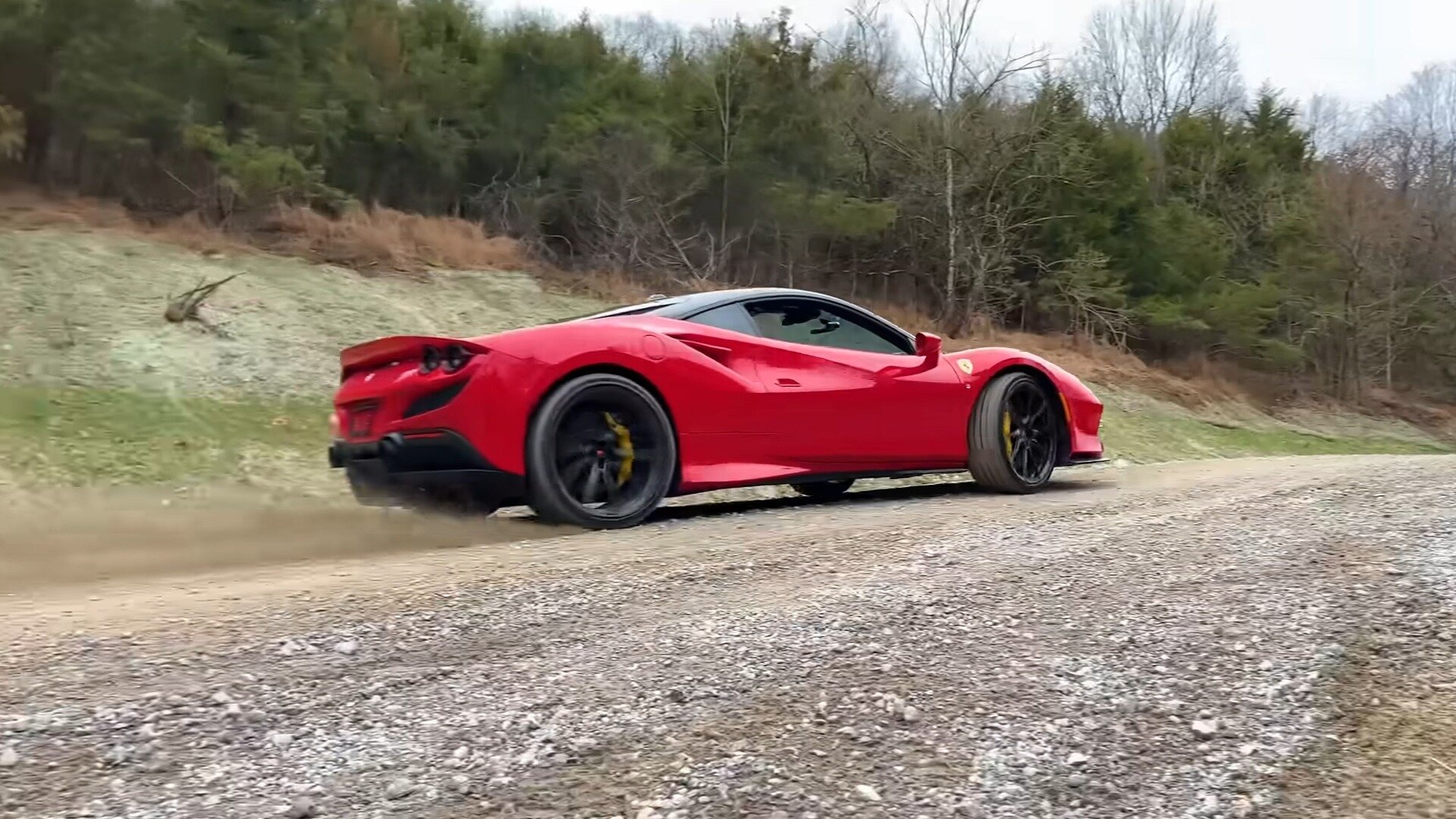 Известного автоблогера арестовали за неуплату налогов за Ferrari, который он сжёг