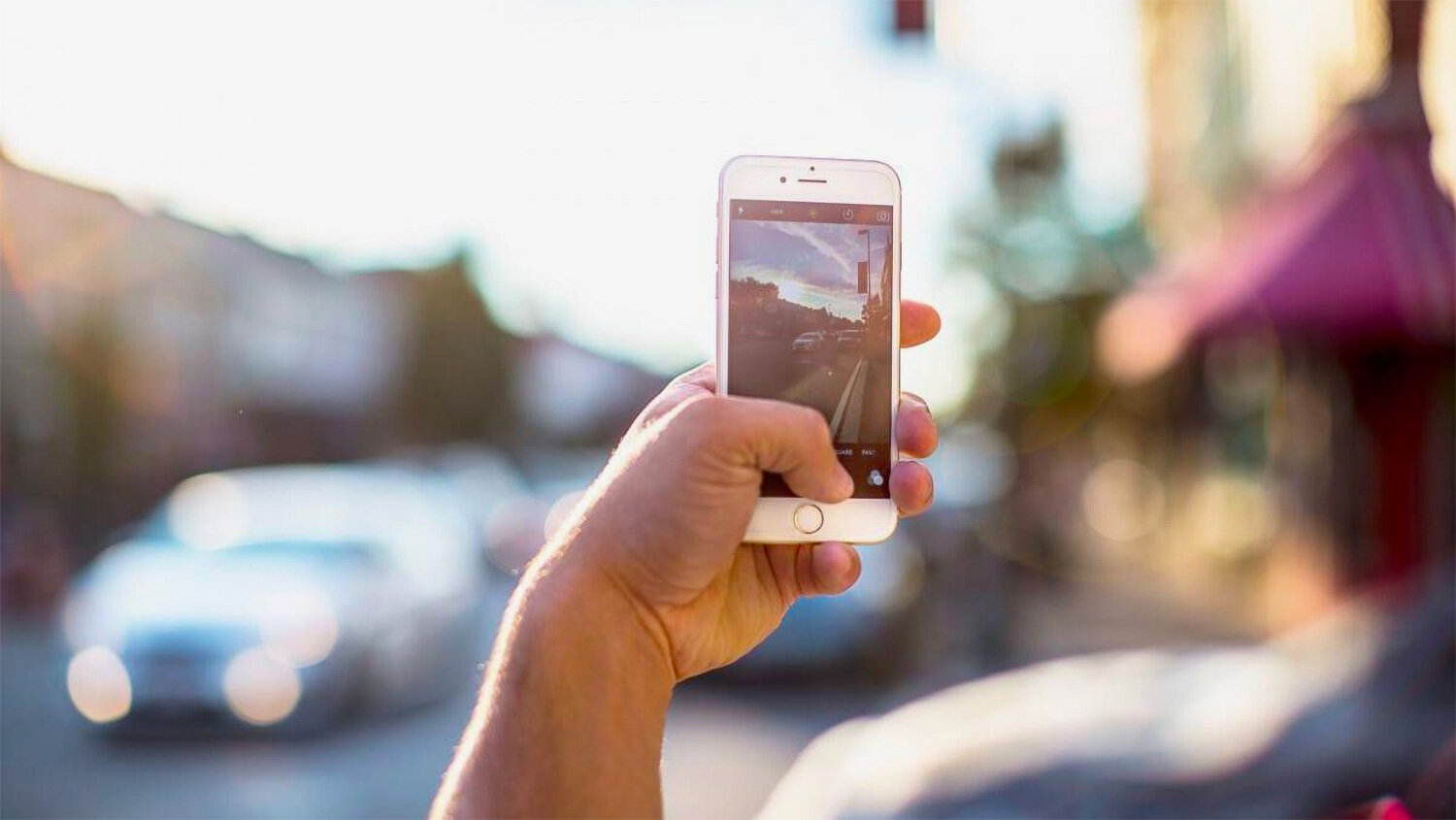 Штрафы от пешеходов с телефонами, лишение прав за ролик в Instagram и кое-что ещё