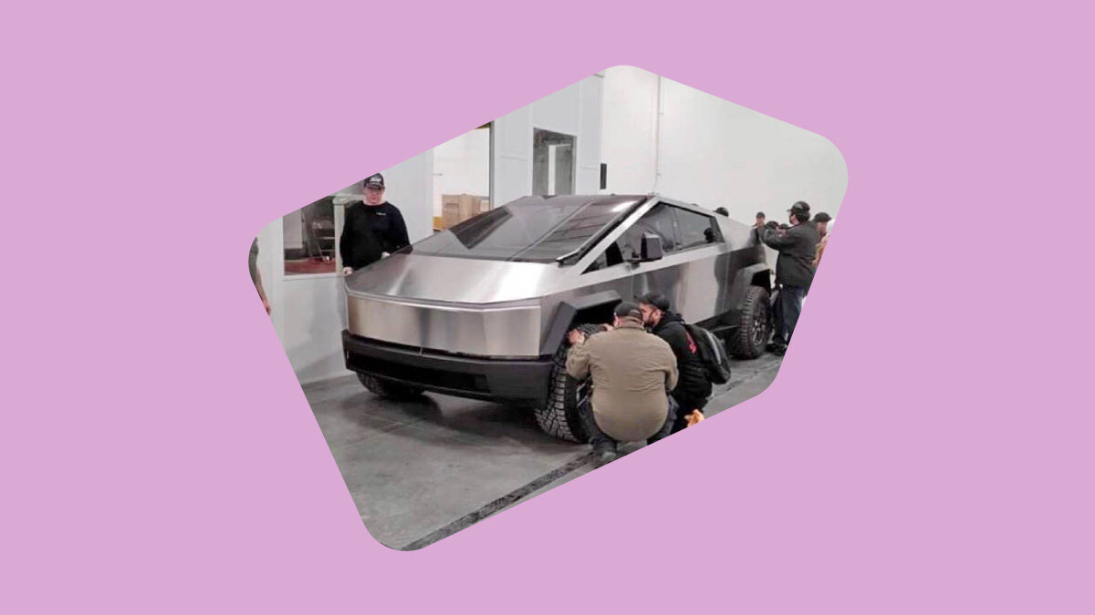 Почти серийный Кибертрак, история «Porsche для бедных» и дикий Ford для бездорожья. Главное за день