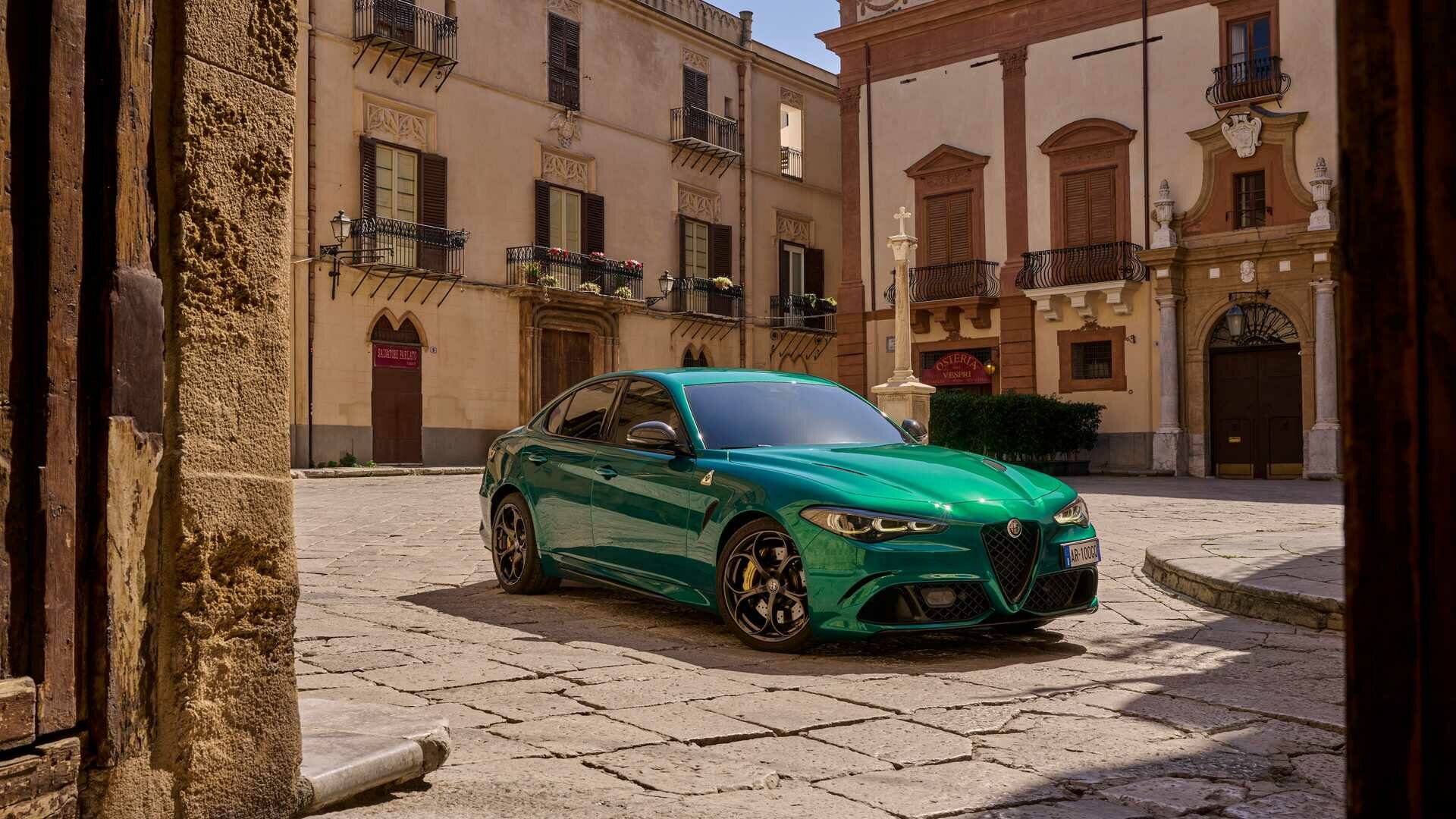 Alfa Romeo обновила «заряженные» Giulia и Stelvio и добавила им юбилейную спецверсию Quadrifoglio