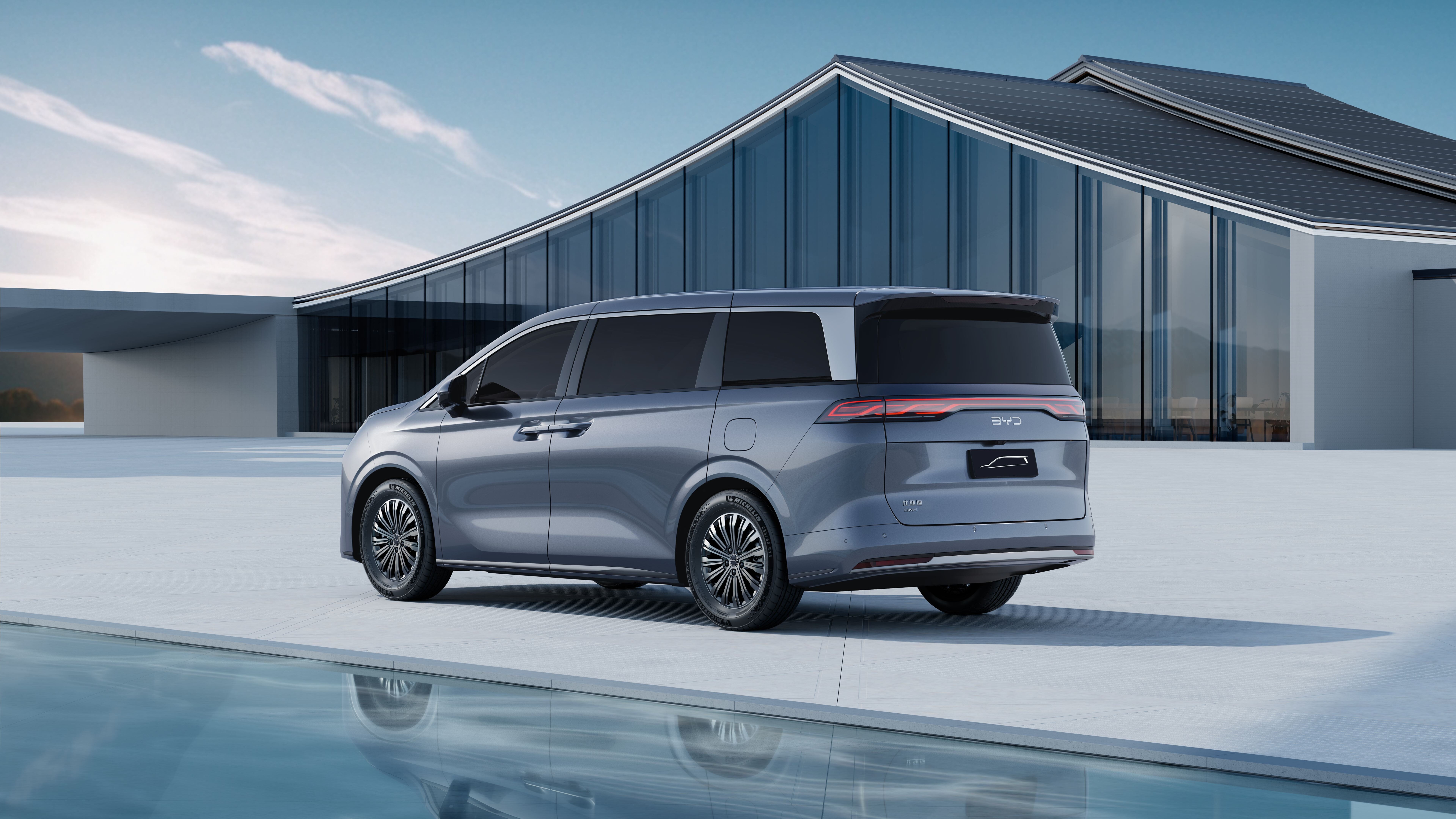 Новый минивэн BYD Xia проедет на электротяге от 145 до 200 километров