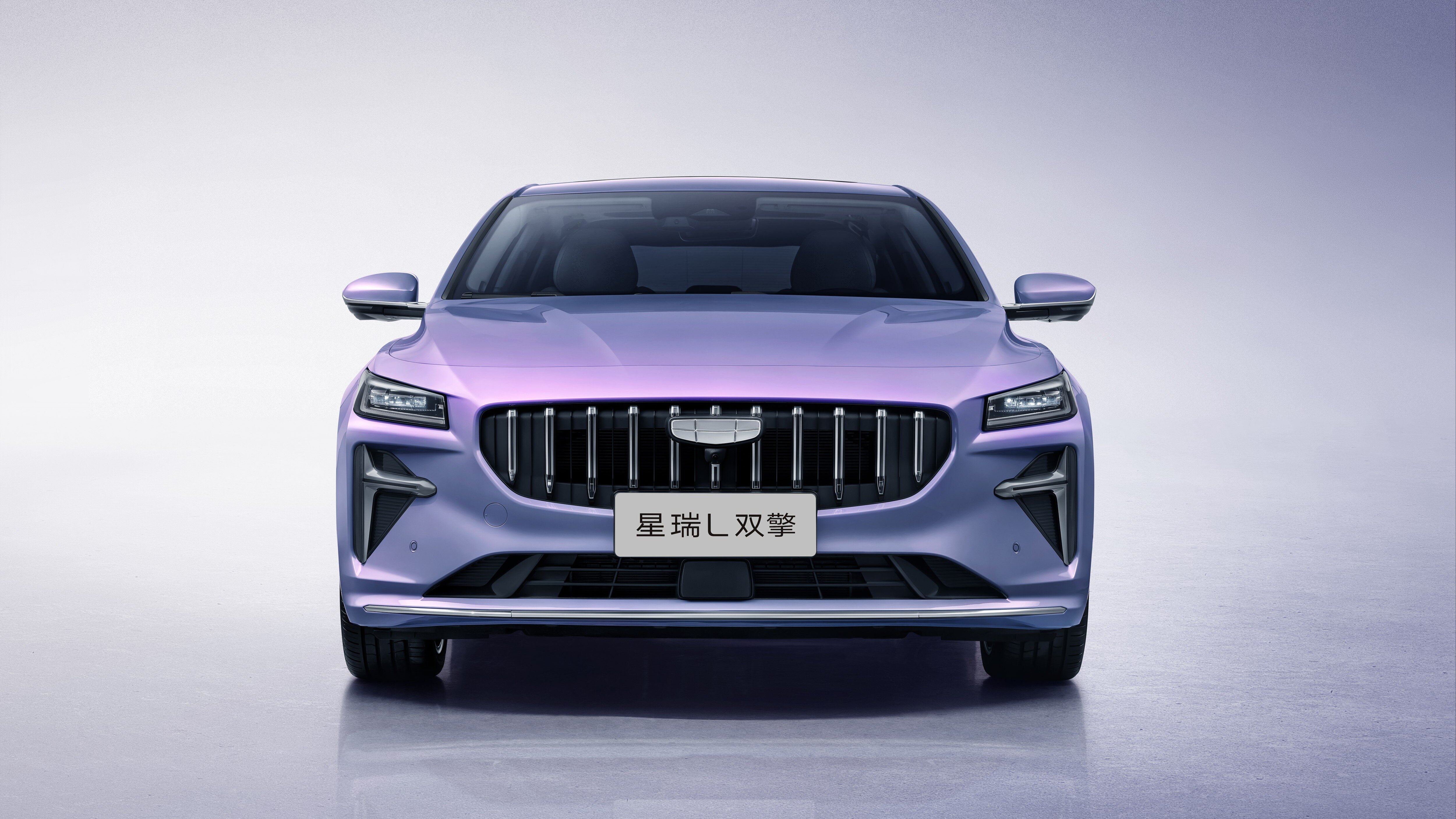 В Китае стартовали продажи седана Geely, который ждут в России