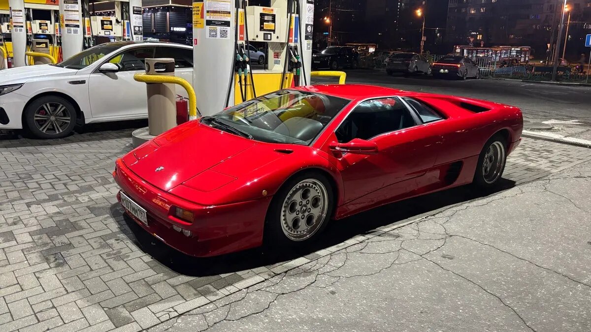 Почти новый 34-летний Lamborghini Diablo появился в продаже Авто.ру