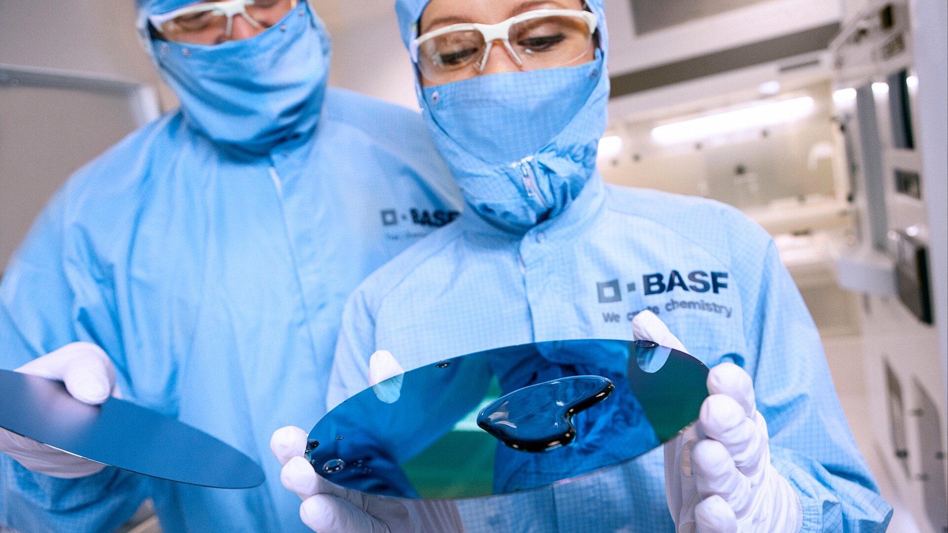 BASF разрешили продать российское производство лаков и красок для автомобилей