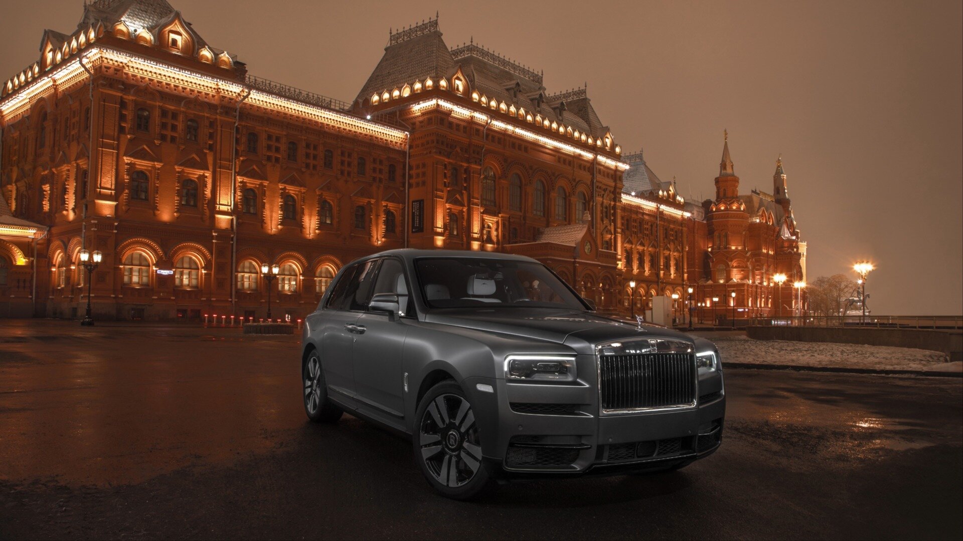 Россияне начали массово сдавать в аренду премиальные автомобили