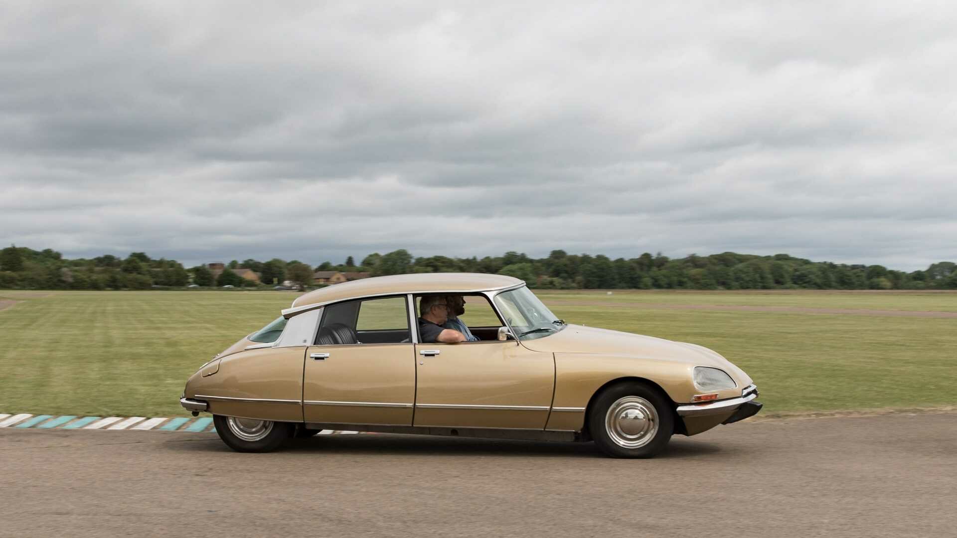 Культовый Citroen DS превратился в бесшумный электрокар
