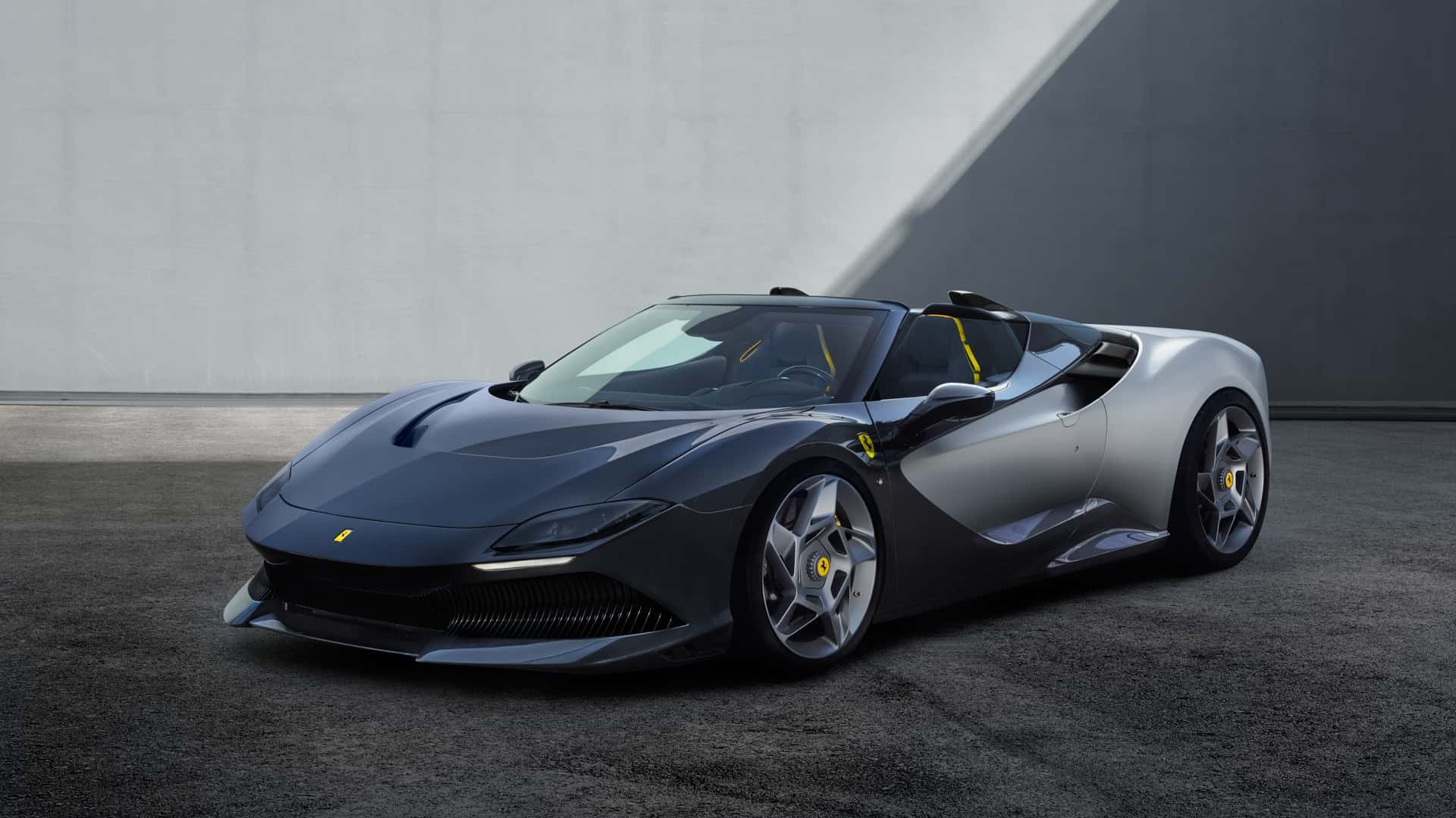 Батарейный суперкар Ferrari выйдет в 2025 году — раньше, чем было обещано