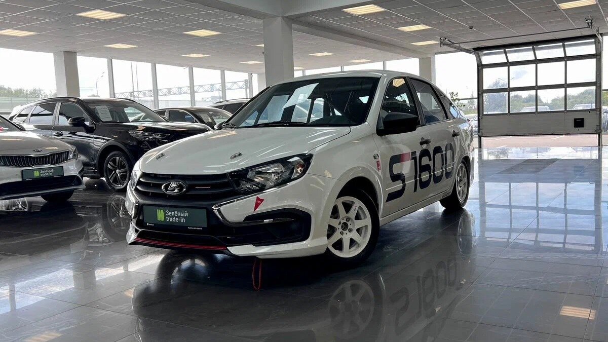 Трековую Lada Granta 2015 года выставили по цене трёх новых седанов