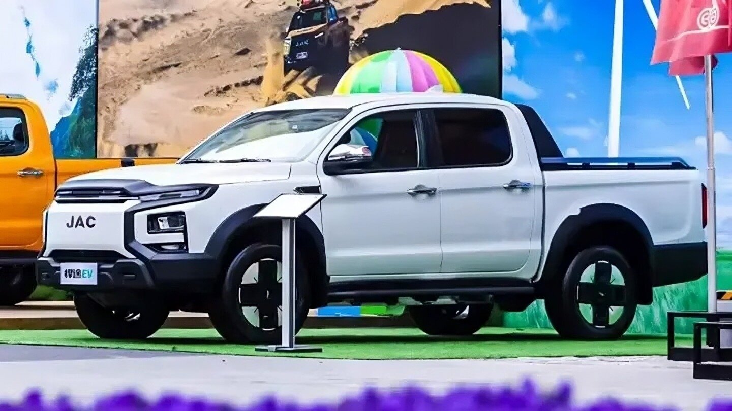 В апреле компания JAC представит полноприводный электропикап Hunter EV