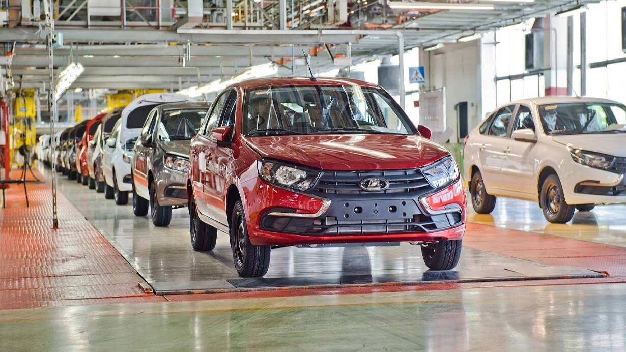 АвтоВАЗ начал выпуск Lada Granta без рулевого усилителя