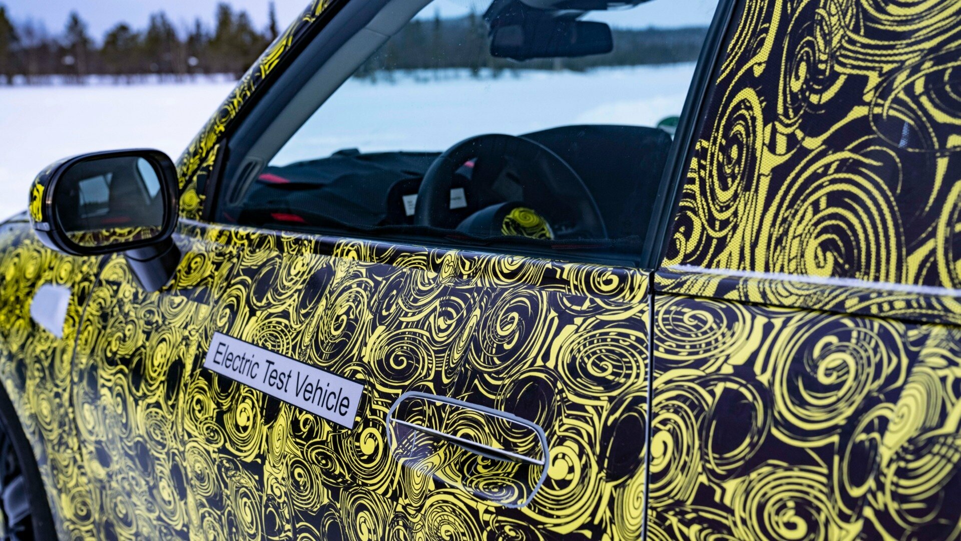 MINI заменит сразу две модели небольшим электрокроссовером