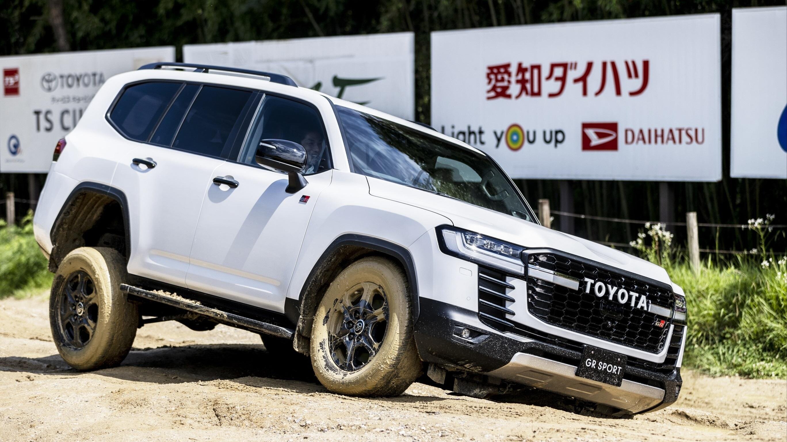 Концерну Toyota Motor грозит штраф за манипуляции с выбросами дизелей
