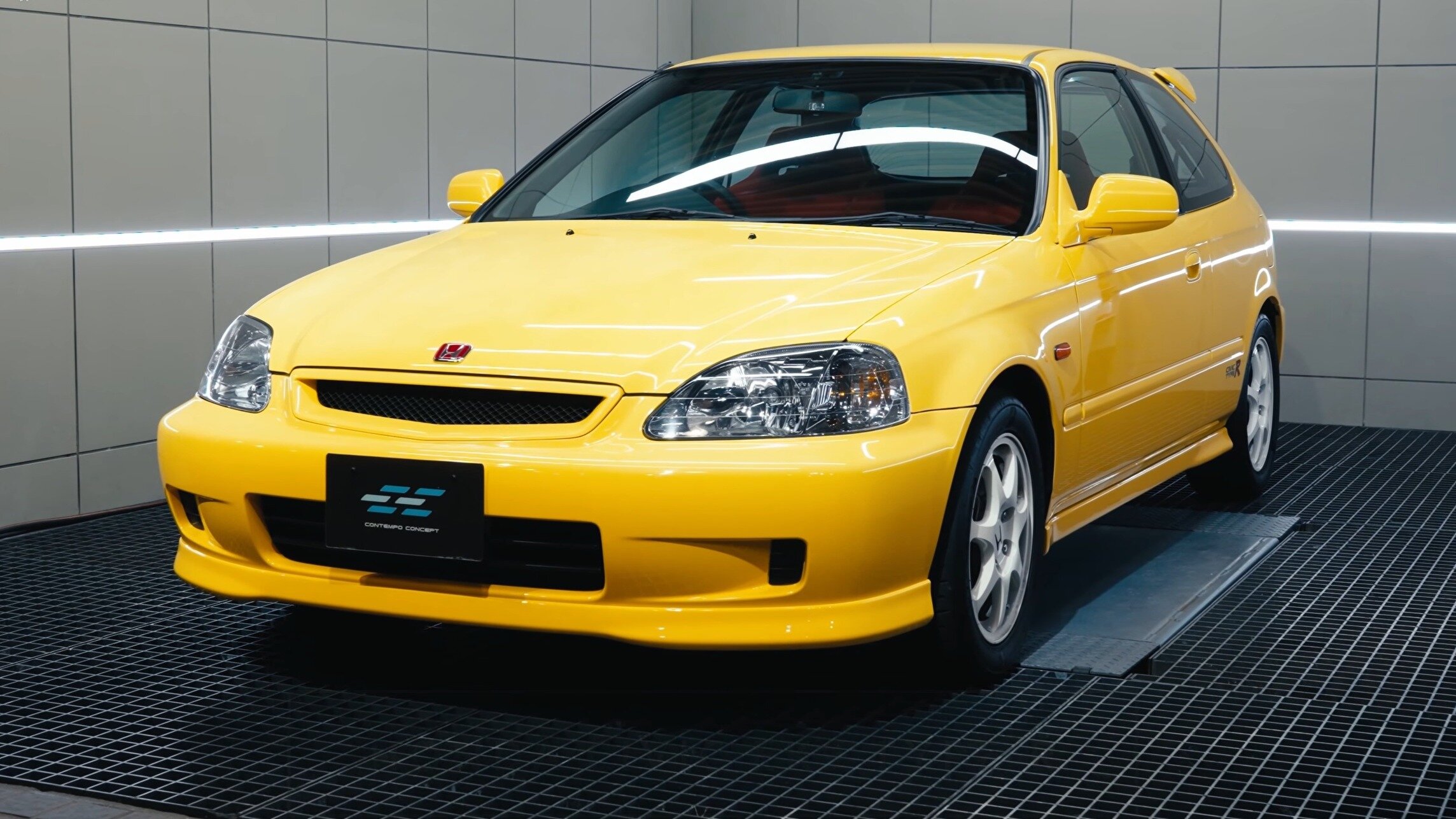 Гонконгцы отреставрировали почти новую Honda Civic Type R 2000 года